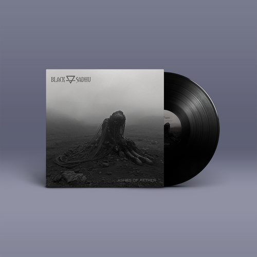 "Ashes of Aether" von Black Sadhu auf Vinyl. Schwarz-weißes Cover mit Dystopiemotiv, schwarze Schallplatte.