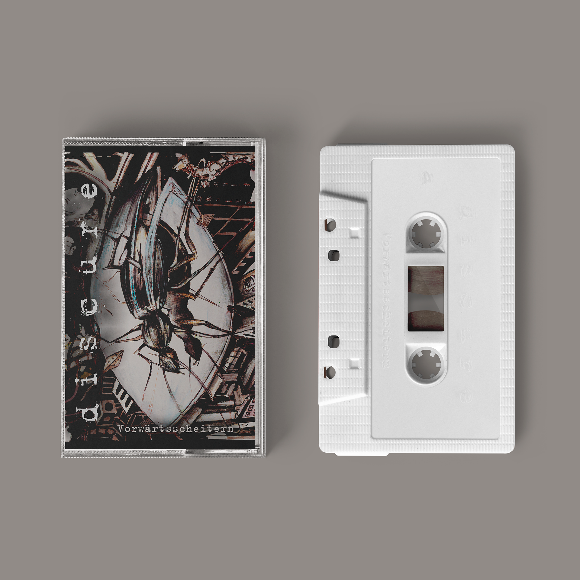 "Vorwärtsscheitern" von "Discure" auf Tape. Braun-graues Tape-Cover, weißes Tape.