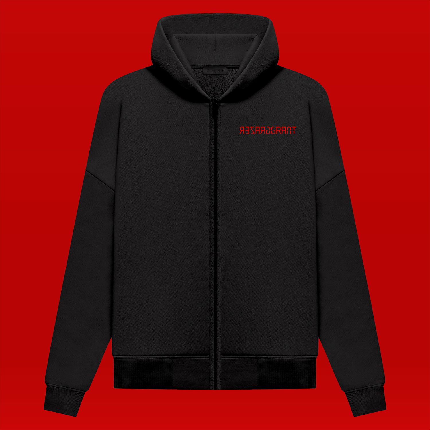 Schwarze Kapuzenweste, Vorderansicht. Rechts auf der Brust in rot das Logo von "Grazer Grant".