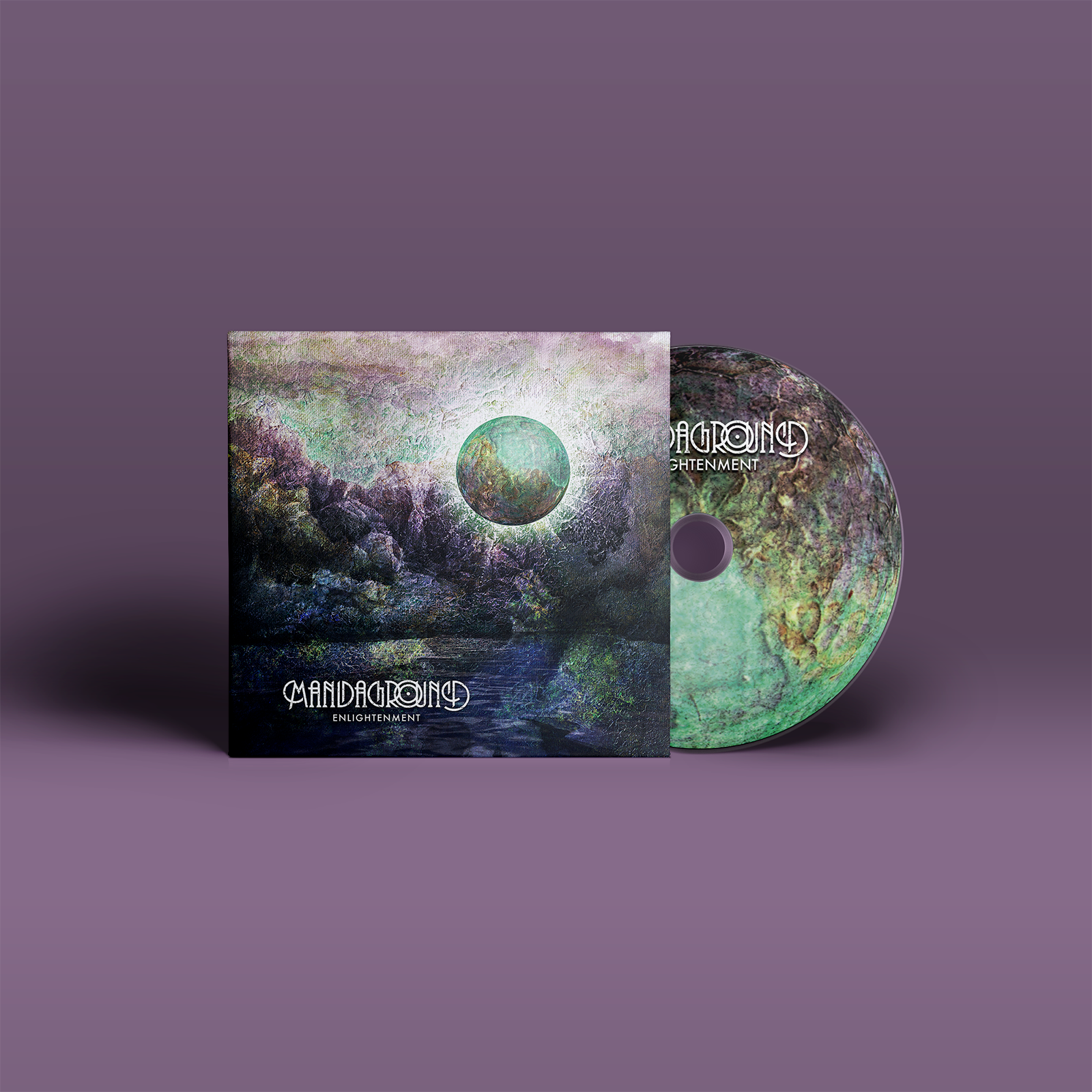 "Enlightenment" von "Mandaground" auf CD. Lila-grünes Cover und CD mit weißer Schrift.