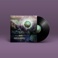 "Enlightenment" von "Mandaground" auf Vinyl. Lila-grünes Cover und schwarze Schallplatte