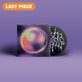 "Staring At The Sun Before Goin' Blind" von "Oslo Tapes" auf CD. Schwarz, lila, grün, gelb und pink auf dem Cover, schwarz-weiße CD. Links oben ein oranger Störer mit dem text "Last Piece".