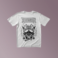 Weißes T-Shirt mit schwarzem Aufdruck:
Drachenkopf mit Helm. Darüber das Thosar Logo.