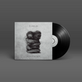"The Cost Of Holding On" von "Tired." auf Vinyl. Graues Cover mit schwarzem Motiv, schwarze Schallplatte. 