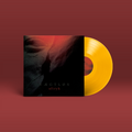 "Aftryk" von "Vægtløs" auf Vinyl. Schwarz-rot-graues Cover, gelbe Schallplatte.