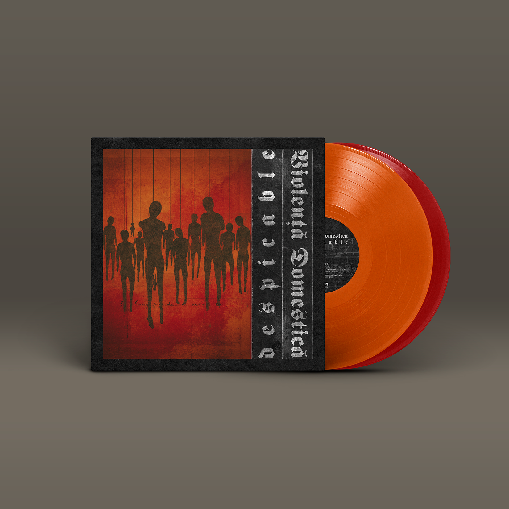 "Despicable" von "Violenta Domestica" auf Double Vinyl. Schwarz-rot-oranges Cover, eine rote und eine orange Schallplatte.